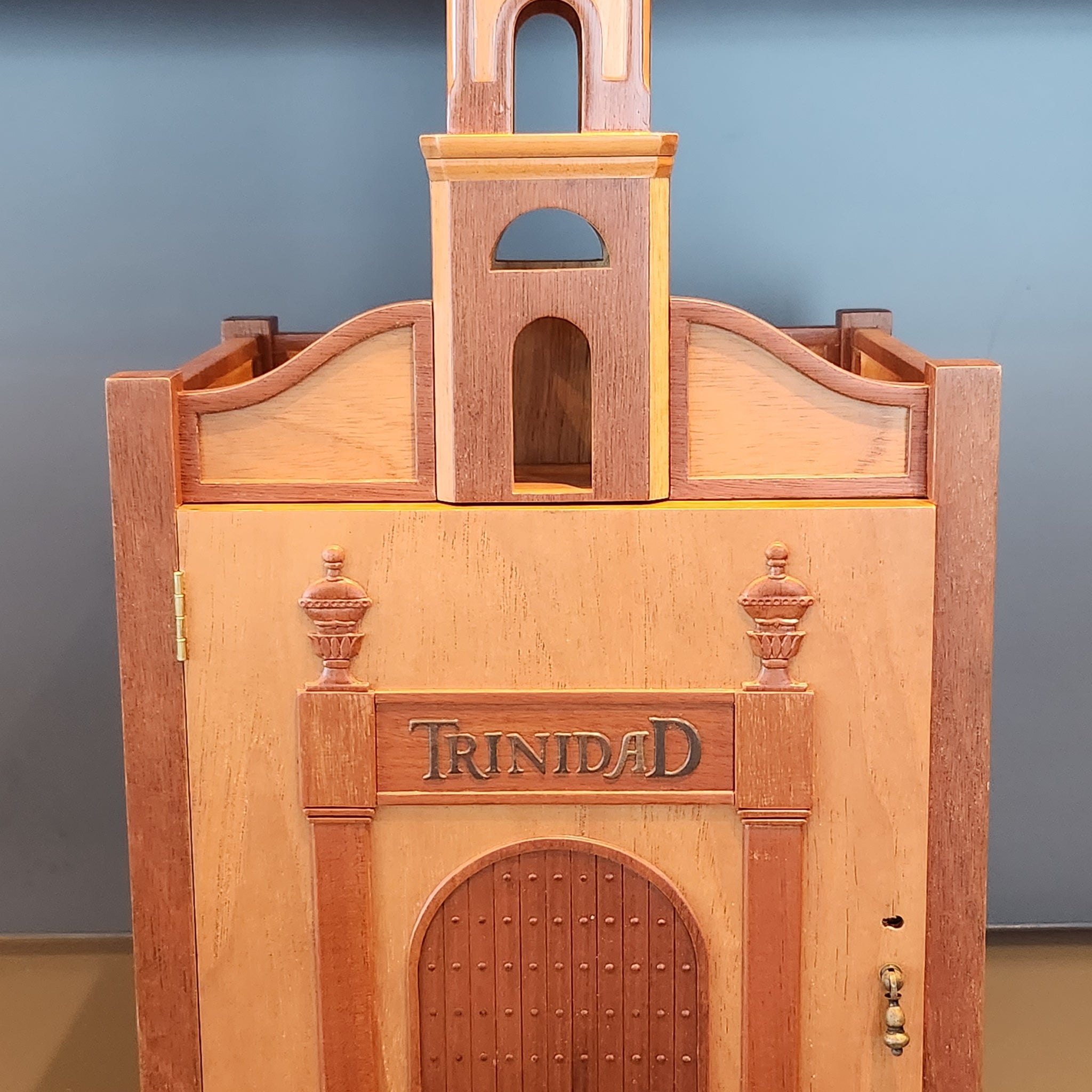 Trinidad Tower Humidor - Cigar Humidor