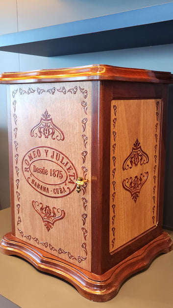 Romeo and Juliet Front Door Humidor