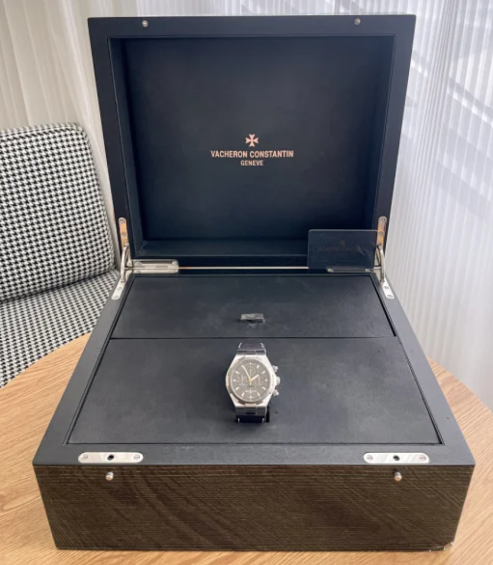 Vacheron Constantin Overseas Chronograph 49020/000W-9656 NOS 2021 Warr Vacheron Constantin Overseas Chronograph 49020/000W-9656 NOS 2021 Warr